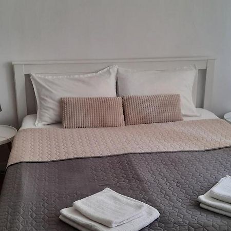 Lyra Apartment Сфинту-Ґеорґе Екстер'єр фото