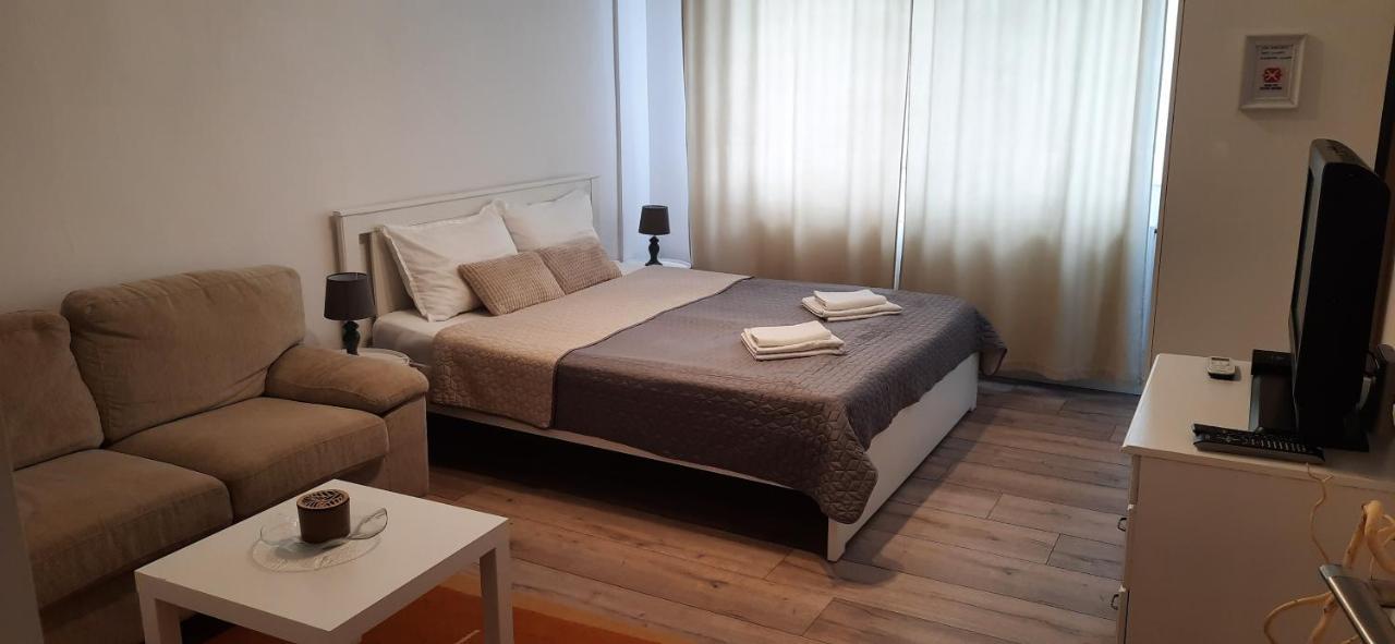Lyra Apartment Сфинту-Ґеорґе Екстер'єр фото